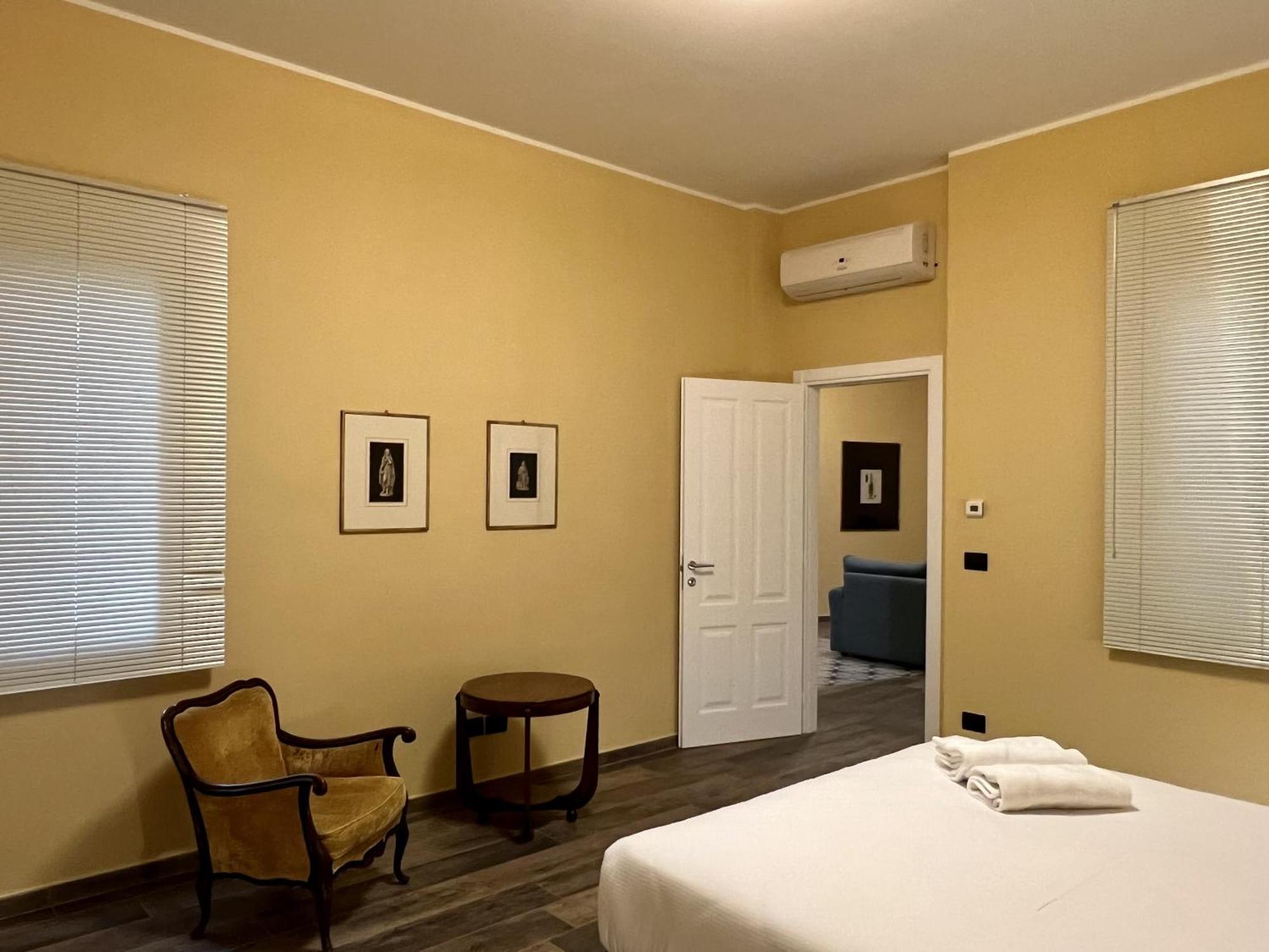 Palazzo Zippitelli Apartments Bari Habitación foto